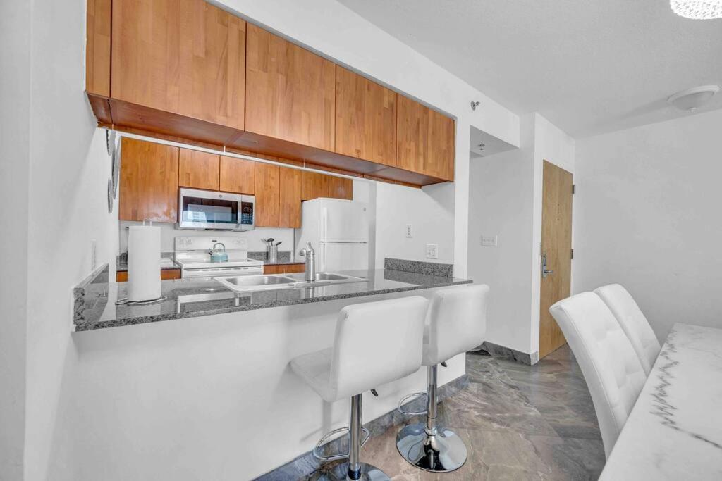 Iconic High Floor 3 Bedrooms In The Heart Of 마이애미 외부 사진