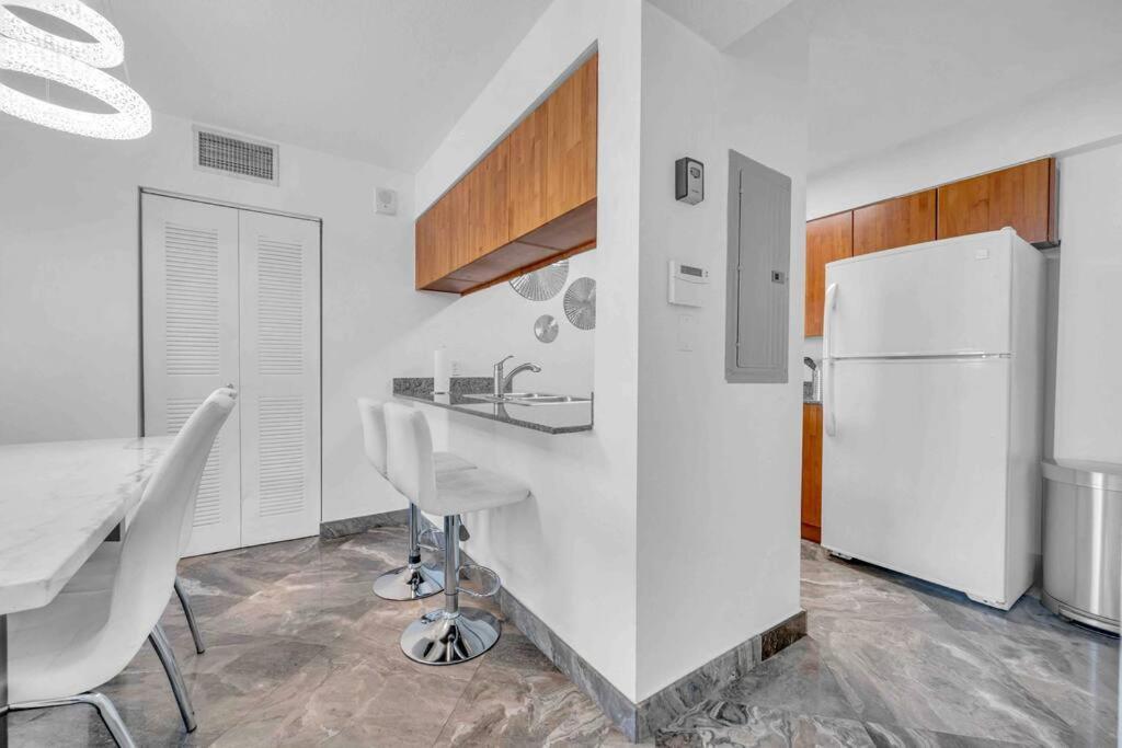 Iconic High Floor 3 Bedrooms In The Heart Of 마이애미 외부 사진